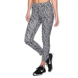 Nike cropped athletic leggings